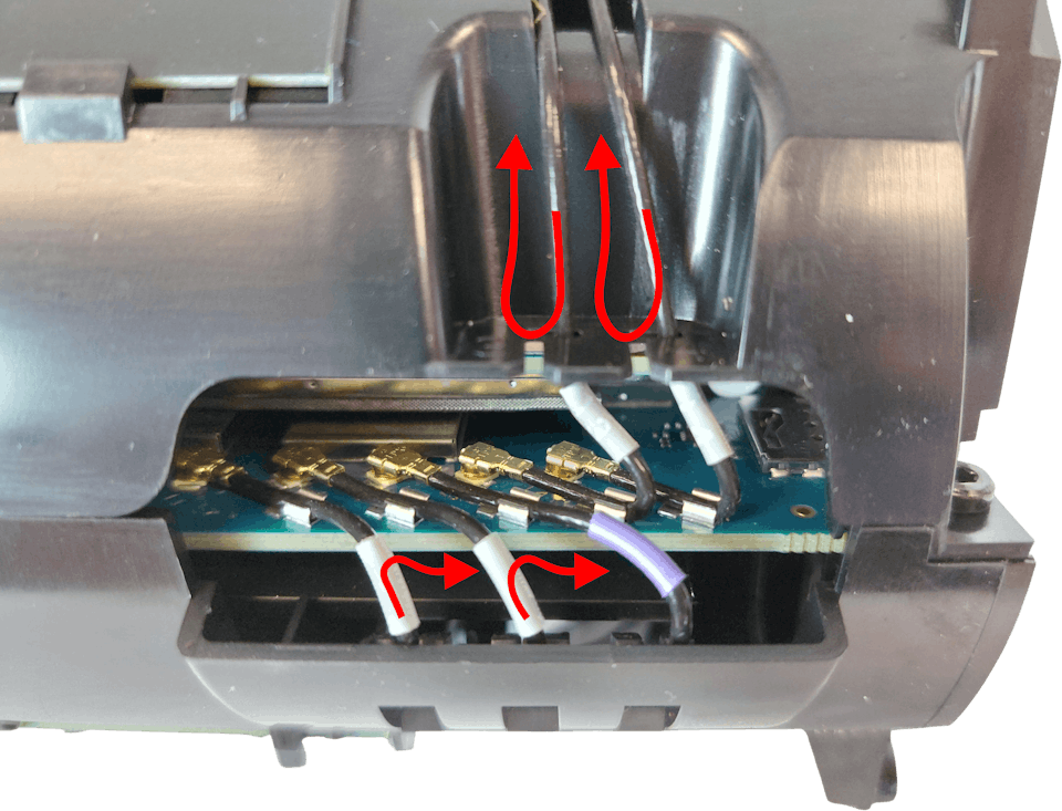 Disconnect the U.FL cables for the internal antennas