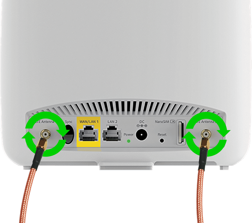 SMA adapters connected to the Orbi 4G